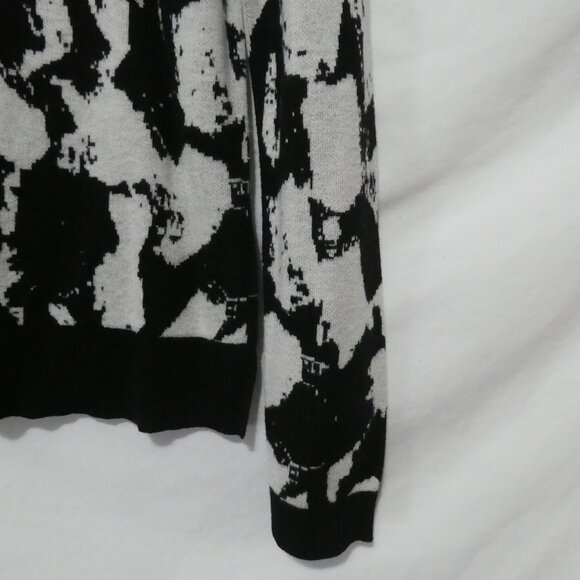 H&M | medium | Black and White Full Zip-Up Back Lightweight Sweater - Picture 14 of 14